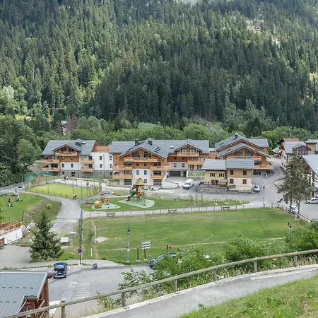 Neuf Avec Terrasse Et Parking A Champagny-en-vanoise - Fr-1-638-4 *